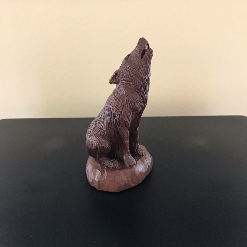 Red Mill Mfg Howling Wolf/Coyote Handcrafted Pecan